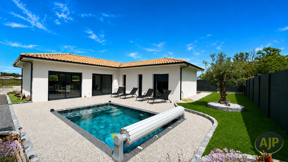 Maison avec piscine, sans entretien à Lamarque!