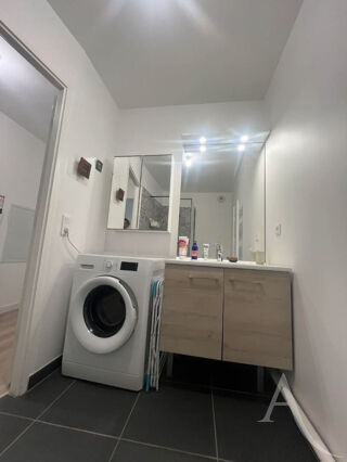  Appartement à louer 4 pièces 83 m²