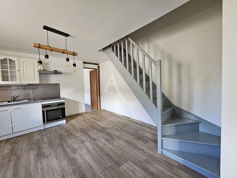 Maison de ville 3P , cour privée 2 chambres dont une en RDC