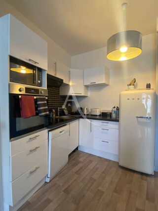  Appartement à louer 4 pièces 112 m²