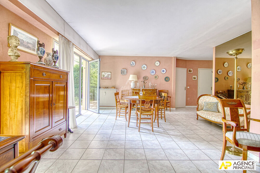 Vente Appartement Versailles Clagny Appartement 5 pièces 113 m² rez-de-jardin avec ascenseur, cave et parking et box en sous-sol Versailles