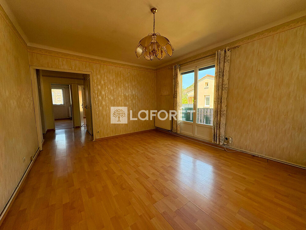 À vendre, appartement de 82 m² situé en rez-de-chaussée d'une copropriété calme et paisible à Amélie-les-Bains-Palalda.