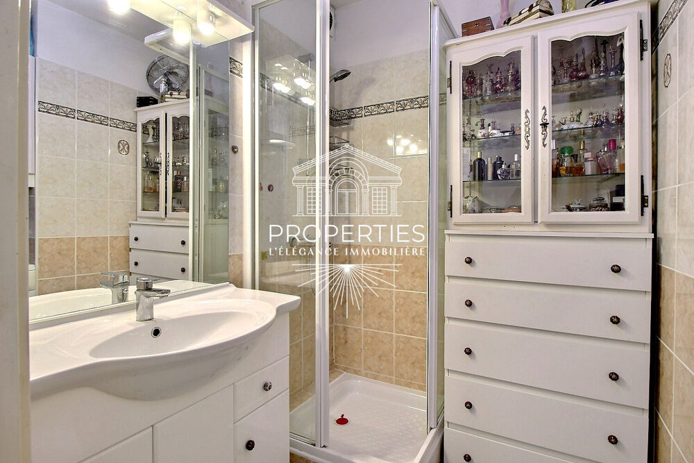 Vente Appartement LE LAVANDOU - LE GRAND JARDIN - T2 RENOVE - 48 M² - LOGGIA - PARKING PRIVATIF Le lavandou