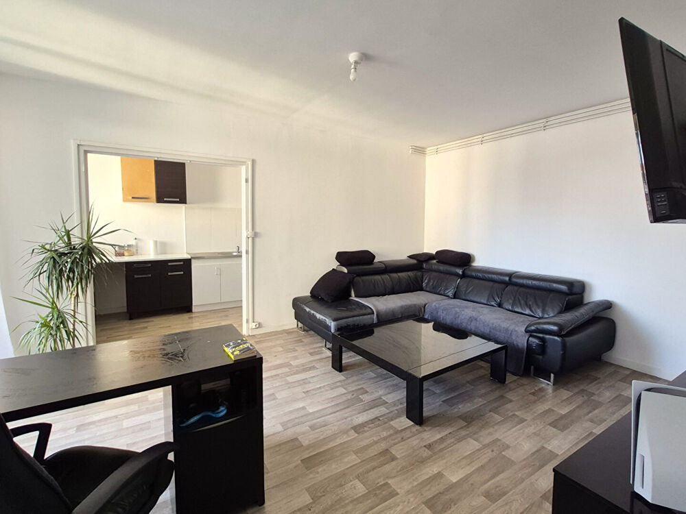 GRAND TYPE 2 AVEC BALCON FILANT