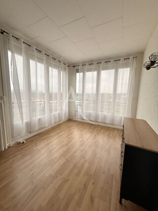  Appartement à louer 3 pièces 92 m²
