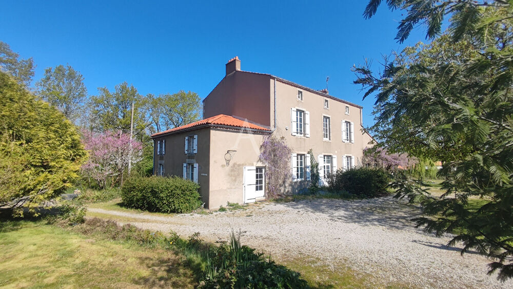 Vente Maison Maison de maître Le Poire Sur Vie 250 m² Le poire sur vie