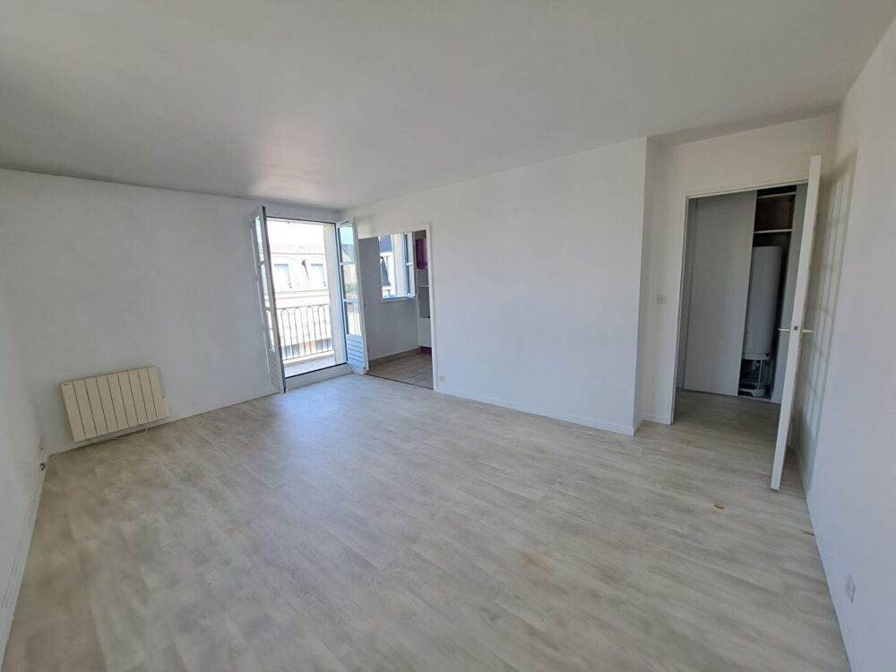 Appartement Mantes La Jolie F3 de 64.84 m² avec garage en s/sol et cave.