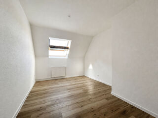  Appartement à louer 5 pièces 102 m²