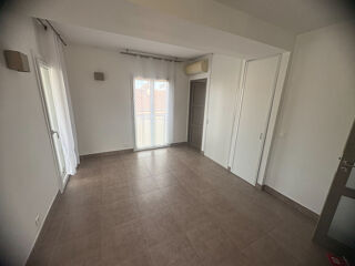  Appartement à louer 3 pièces 80 m²