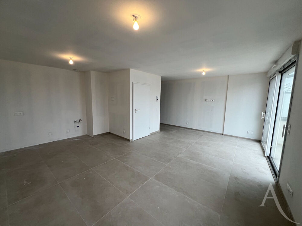 Vente Appartement T3 NEUF 81 m² Balcon plein sud 13 m² Parking privatif Uckange