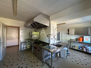  Immeuble à vendre 15 + pièces 1153 m²