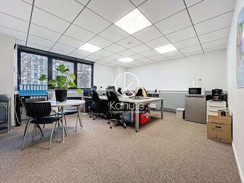 &Agrave; deux pas du Parc de la T&ecirc;te d'Or  - Id&eacute;al professions lib&eacute;rales, m&eacute;dicales, param&eacute;dicales ou tertiaires - Bureau de 110 m2 399000 69100 Villeurbanne