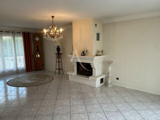  Maison  vendre 8 pices 165 m