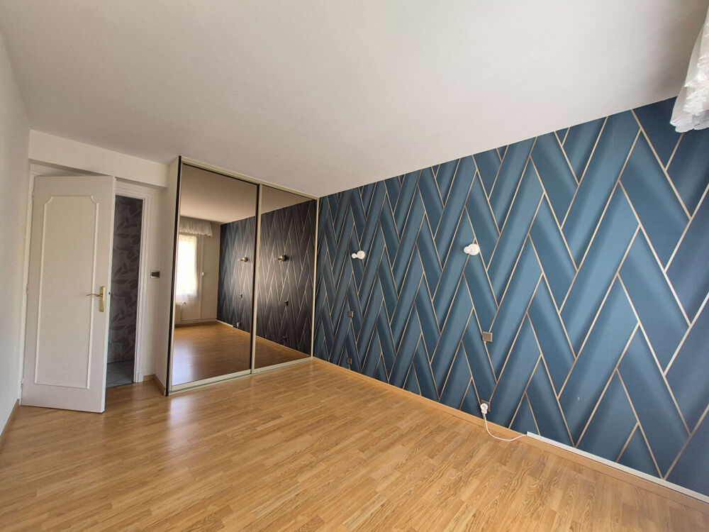 Appartement Lens 4 pièce(s) 89.54 m2 , cave , garage.