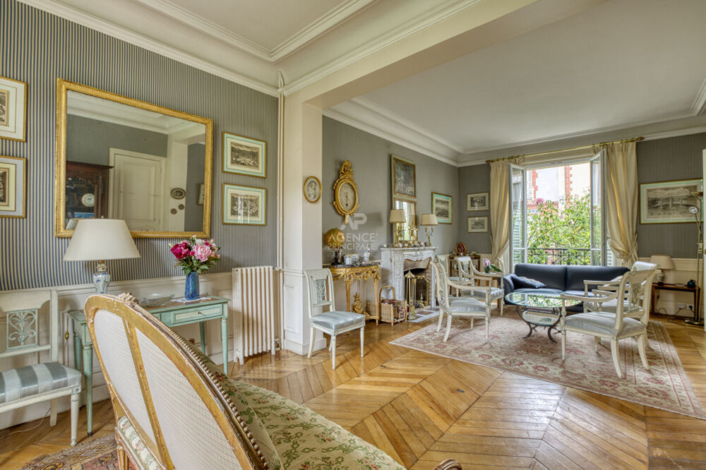 Versailles Montreuil Maison 10 pièces 260 m² au sol sur parcelle de 288 m²