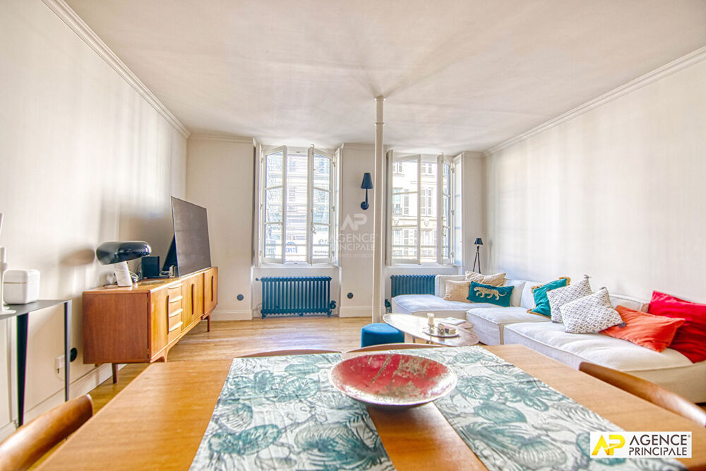 Vente Appartement Versailles, Notre-Dame, appartement 5 pièces 105 m² carrez  situé au premier étage d'un immeuble ancien Versailles