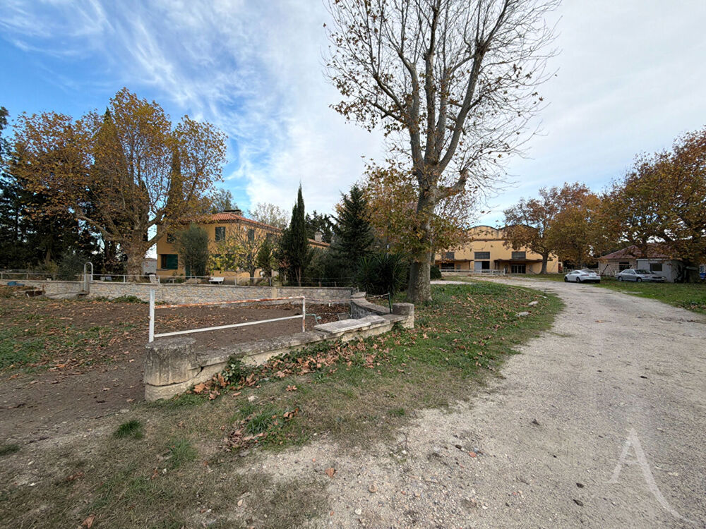� vendre  Villa Arles (13200)