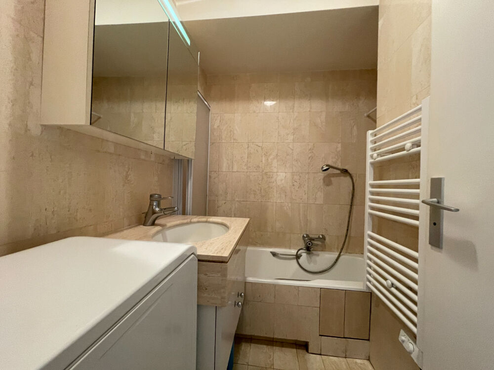 Location Appartement Studio meublé avec terrasse parking et cave Cagnes sur mer