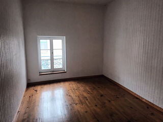  Appartement à louer 3 pièces 77 m²