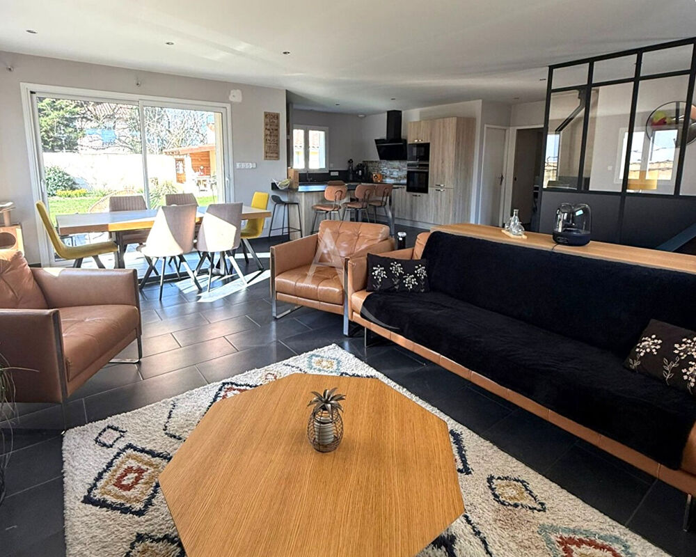 Vente Maison Maison de plain-pied 110 m² - 3 chambres - Jardin - Garage Macon