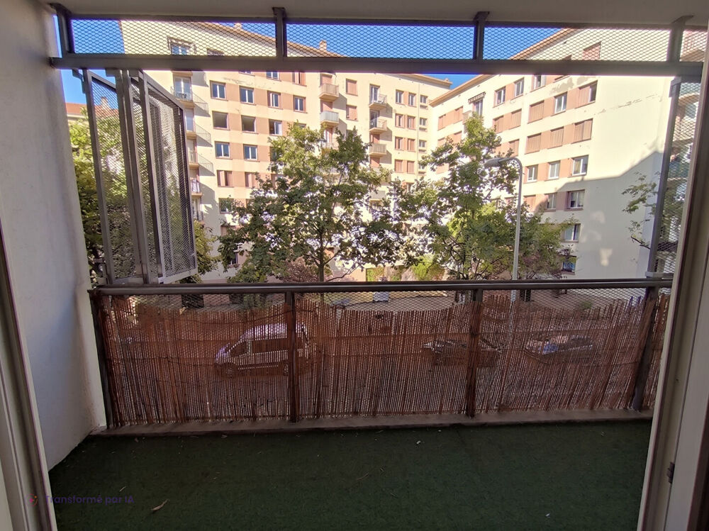 Lumineux T2 ,36 m2 ,calme, balcon, une place de stationnement couvert, résidence de 2019