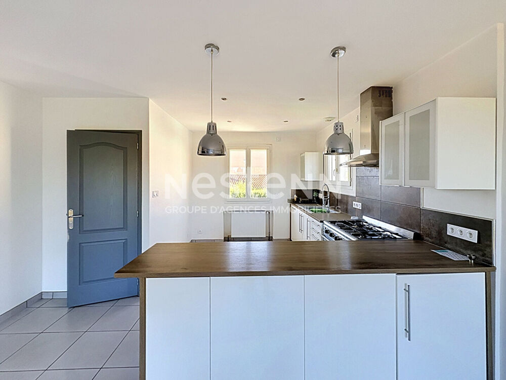 Vente Maison Maison  de plus de 100m2  avec garage sur 700 m2 de terrain Centre SAINTE SIGOLENE Sainte sigolene