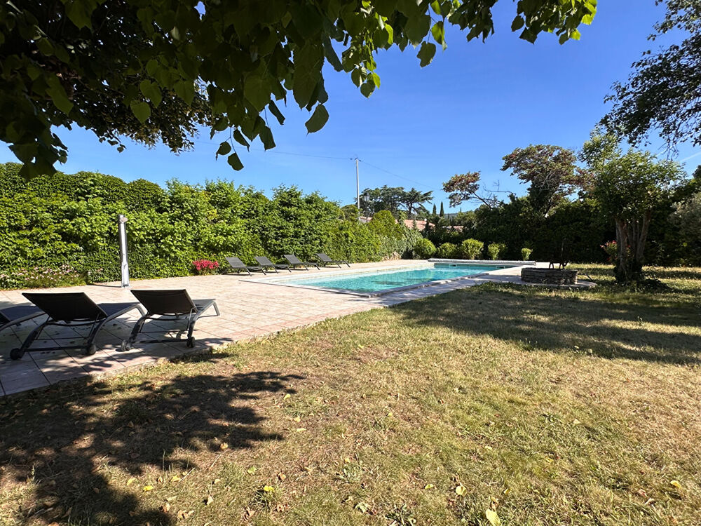 Maison de maître avec piscine, jardin et granges
