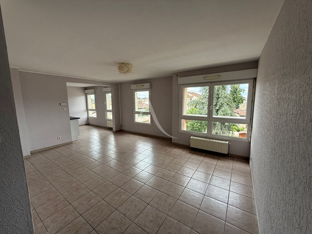 Location Appartement Loue Bourg centre appartement T2 lumineux, garage,cave Bourg en bresse