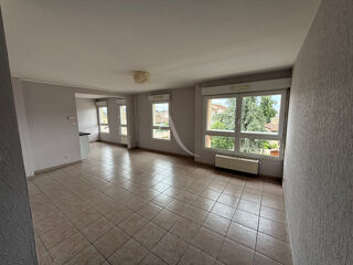  Appartement à louer 2 pièces 63 m²