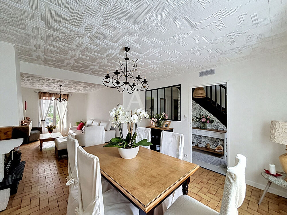 Maison 5 pièces 130 m² · à Avrille · 130 m² · 327 900 €