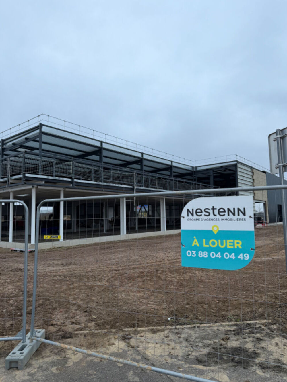   Plateau de bureau de 460m2 modulable au Première étage 