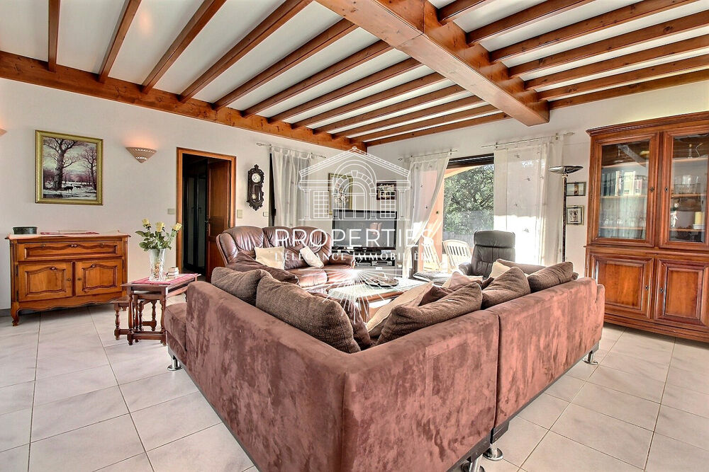 LE LAVANDOU - HAUTEURS DE CAVALIERE - PROPRIETE 212M² - VUE MER ET COLLINES - PISCINE - GARAGE DOUBLE