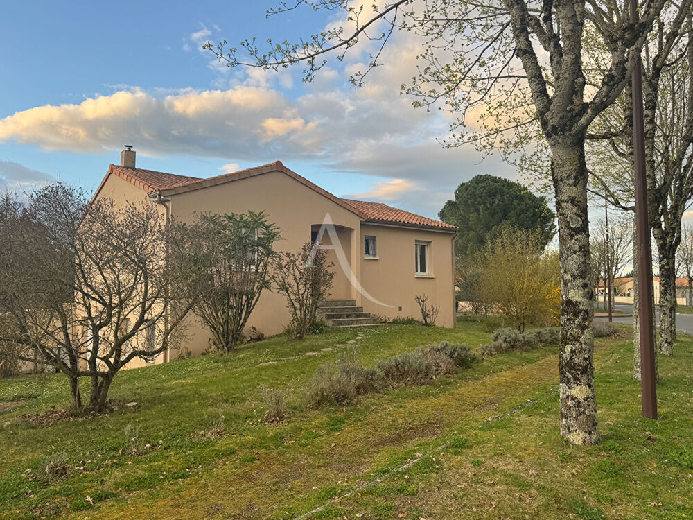 Maison 4 pièces 132 m² · à Fontaine le Comte · 132 m² · 255 000 €