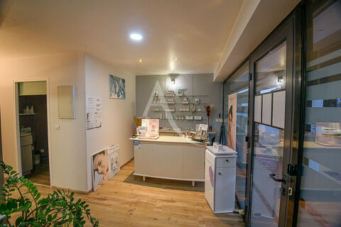 Local commercial Challans 133600 85300 Challans