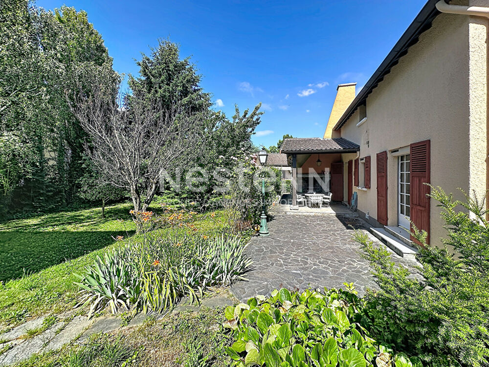 Vente Maison Maison familiale 5 pièces 4 chambres avec jardin, garage et caves - 69500 BRON Bron