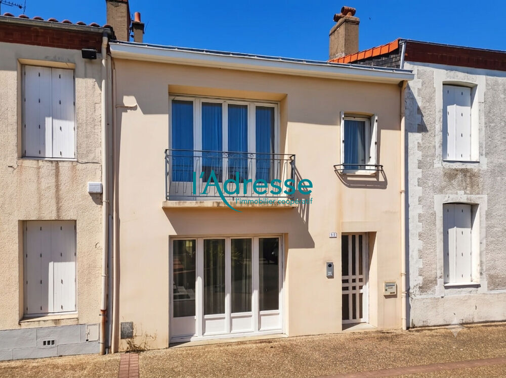 Maison Saint Laurent Des Autels 4 pièce(s) 134 m2