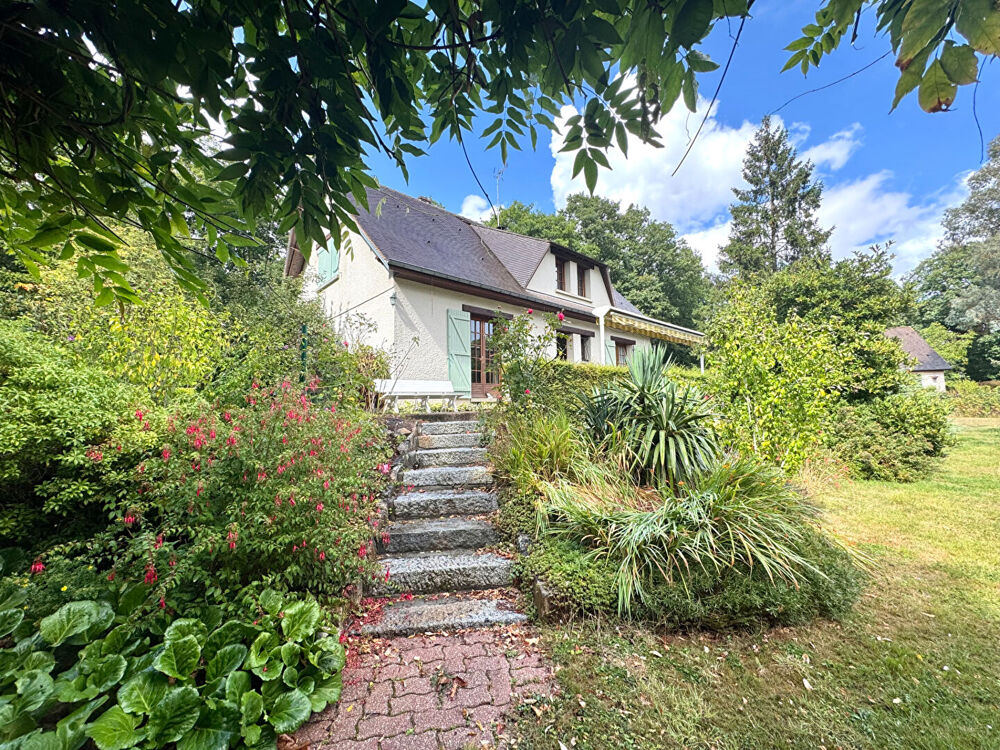 À VENDRE ! Maison familiale sur sous-sol total ? terrain clos et arboré de 2 200 m²