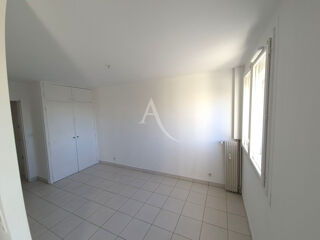  Appartement à louer 4 pièces 70 m²