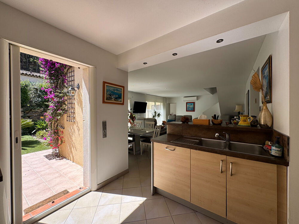 Vente Maison Maison Saint-cyr-sur-mer 153 m2 Saint cyr sur mer