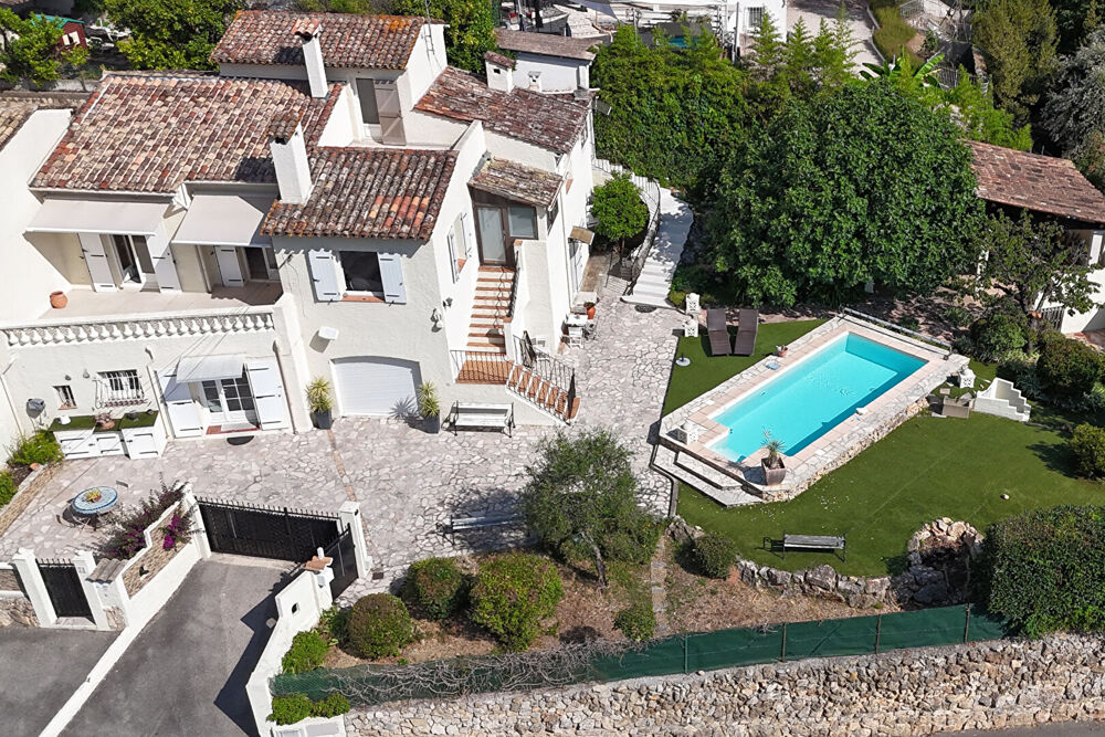 Villa familiale composée de 2 appartements