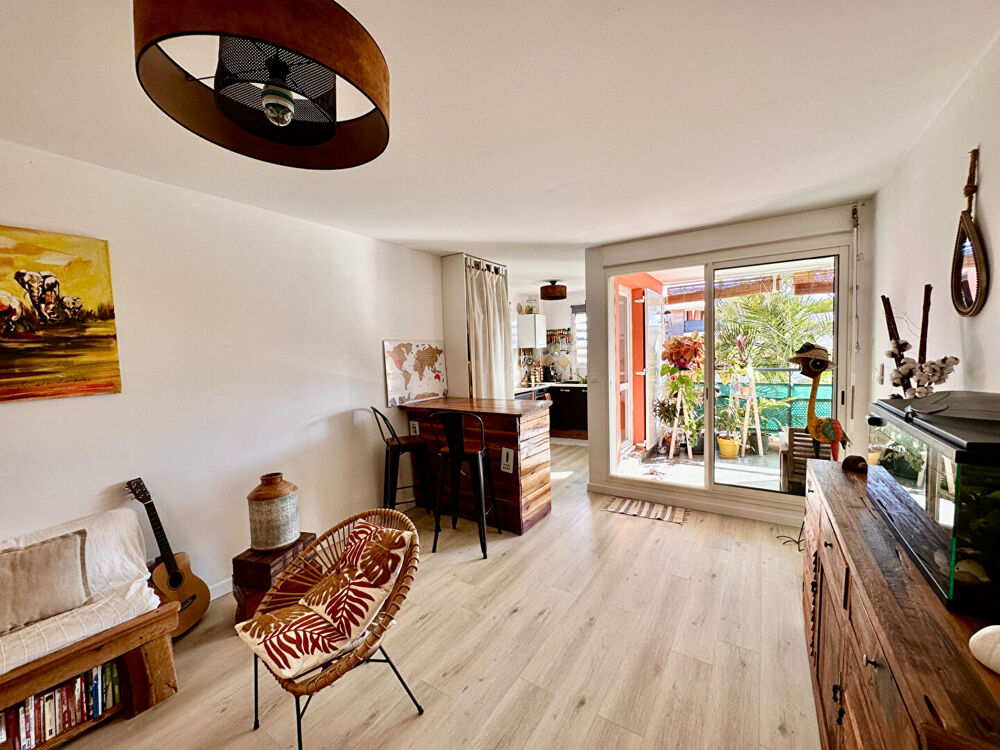 Vente Appartement PLATEAU CAILLOU :  APT T3  2 parkings, résidence avec ascenseur Saint paul