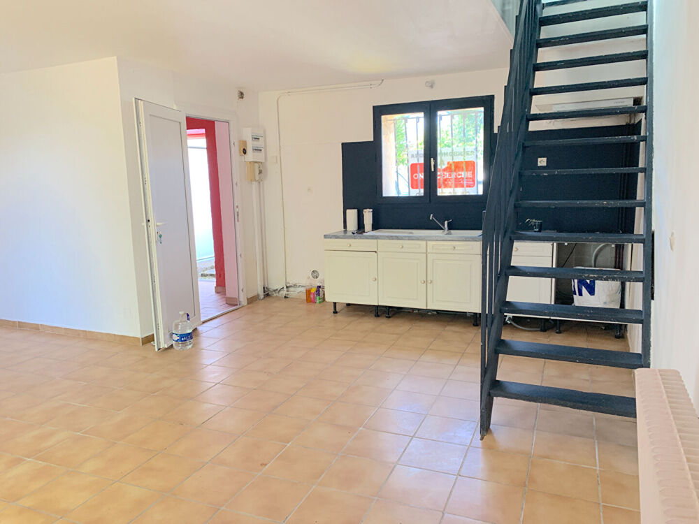 A LOUER MAISON DE TYPE 3 AVEC JARDIN ET GARAGE - SECTEUR PUGNAC