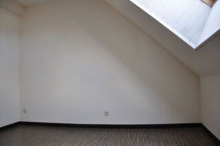  Appartement à louer 4 pièces 81 m²