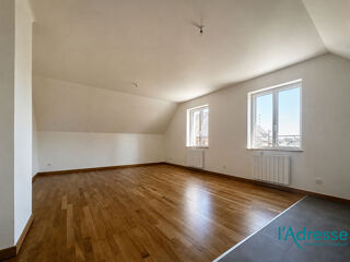  Appartement à louer 3 pièces 64 m²
