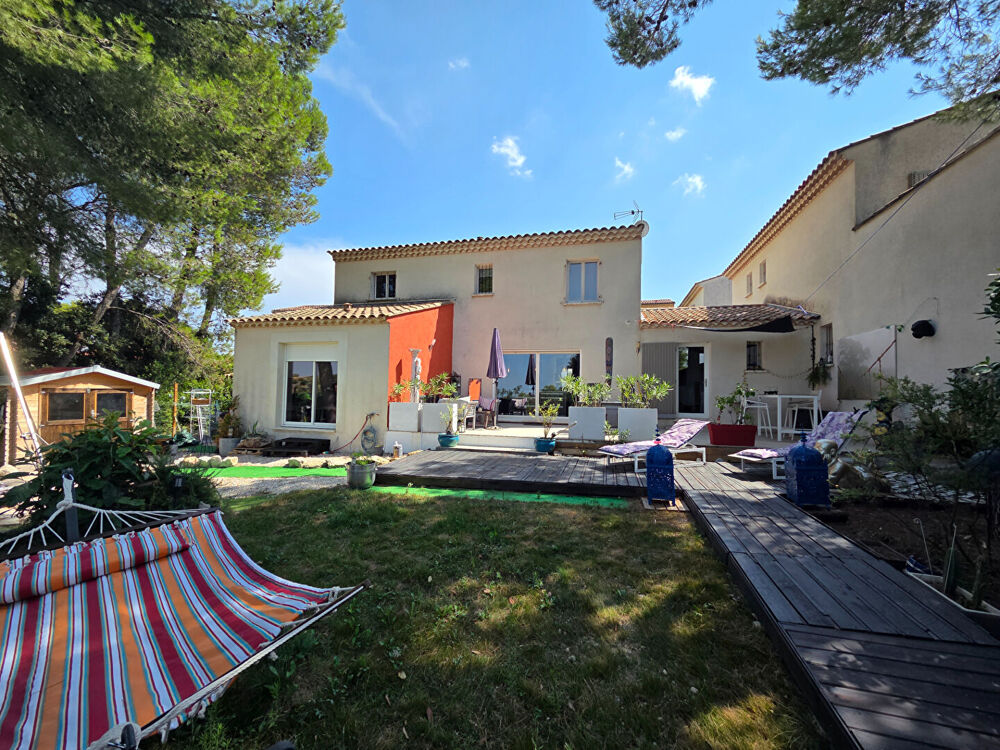 Maison Sauveterre 5 pièce(s) 142 m² parcelle 486m²