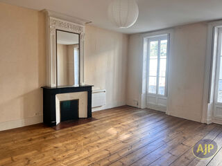 Location Appartement 2 pièces 69 m², Saintes