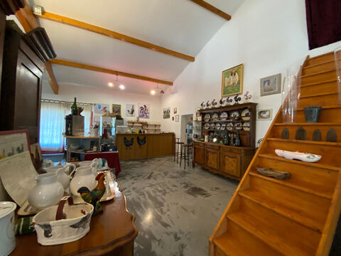   ENSEMBLE IMMOBILIER PROFESSIONNEL DONT RESTAURANT TYPIQUE DE LA BRESSE ET SON LOGEMENT DE FONCTION. MURS ET FONDS DE COMMERCE  A 