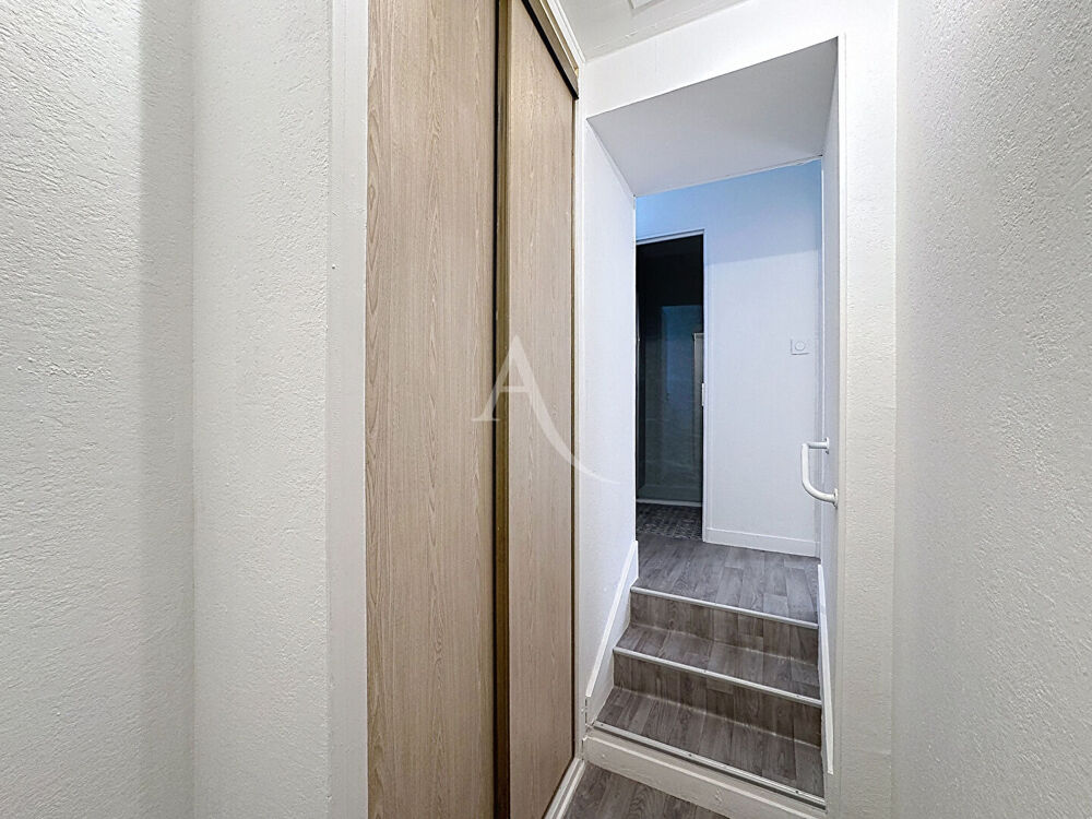 Location Appartement APPARTEMENT T2 EN RDC - 30 m2 - CENTRE VILLE DE LAVAL Laval
