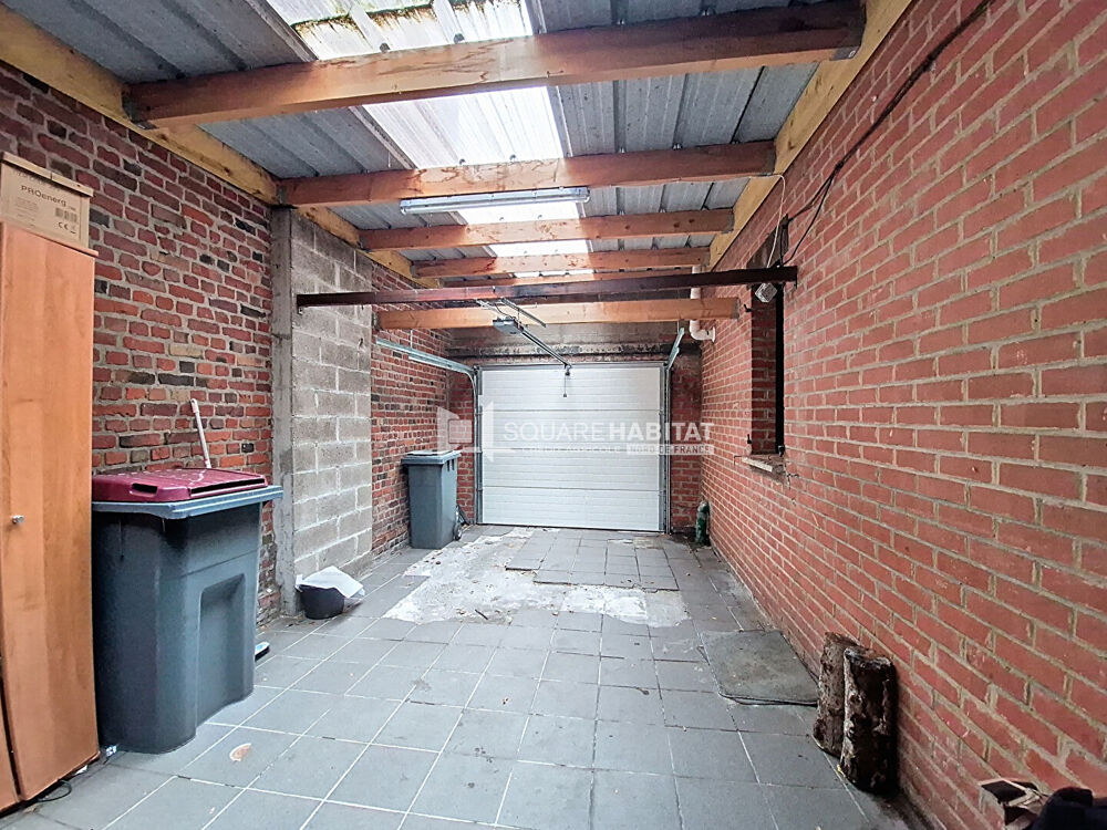 Semi plain-pied, avec jardin et garage de 40m², comprenant 4 chambres.