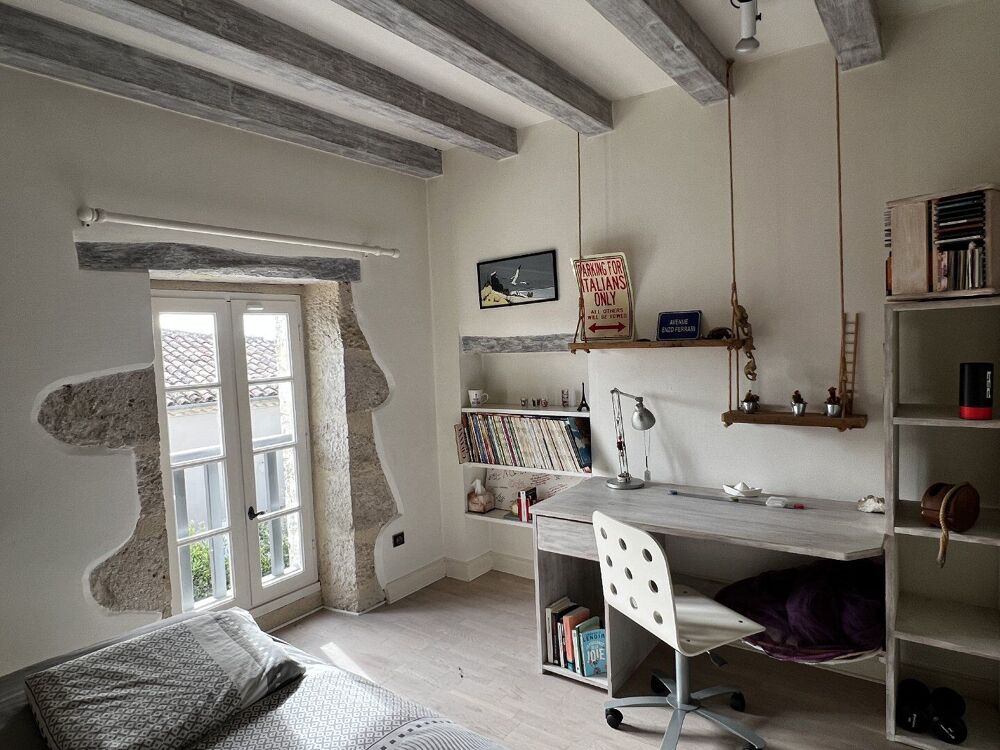 Vente Villa Charmante Maison en Pierre avec Piscine, Vues Panoramiques et Jardin Paisible Condom